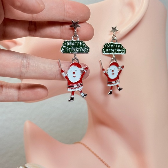 ⚜️❤️‍🔥 Cute Christmas Earrings 🎅🏻 - Picture 3 of 7